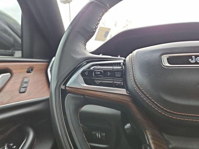 2023 Jeep Grand Cherokee Summit