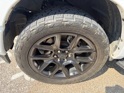2020 RAM 1500 Laramie Crew Cab 4x4 5'7" Box