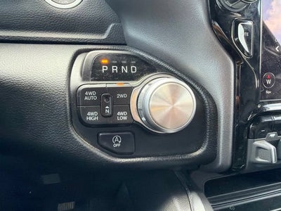 2020 RAM 1500 Laramie Crew Cab 4x4 5'7" Box