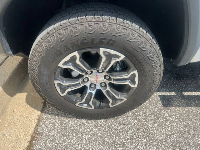 2024 GMC Canyon AT4