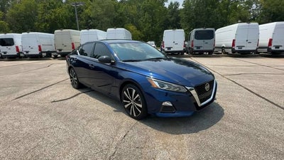 2022 Nissan Altima SR FWD
