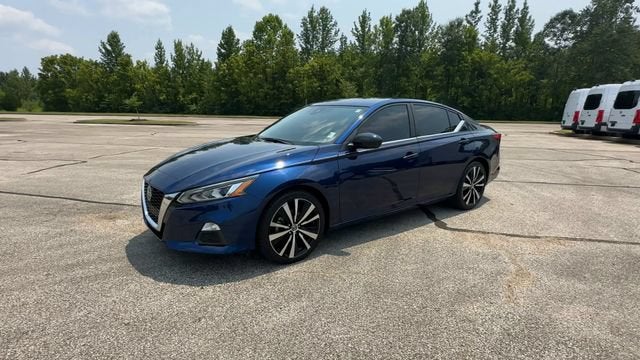 2022 Nissan Altima SR FWD