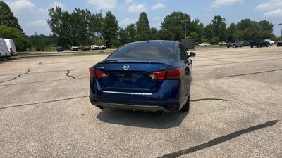 2022 Nissan Altima SR FWD