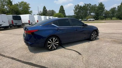 2022 Nissan Altima SR FWD