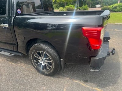 2021 Nissan TITAN Crew Cab SV 4x2