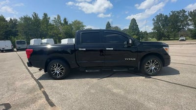 2021 Nissan TITAN Crew Cab SV 4x2