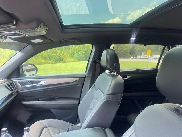 2024 Volkswagen Atlas Cross Sport 2.0T SE w/Technology
