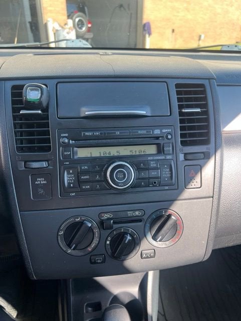 2008 Nissan Versa 1.8 SL