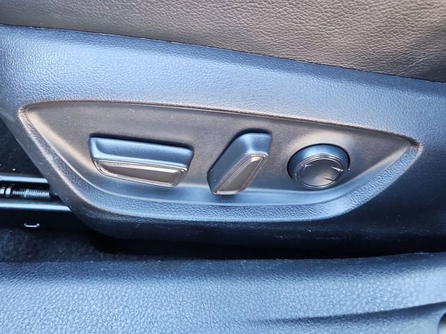 2022 Toyota Camry SE AWD