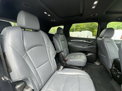 2022 Buick Enclave Essence