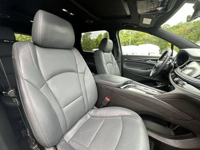 2022 Buick Enclave Essence