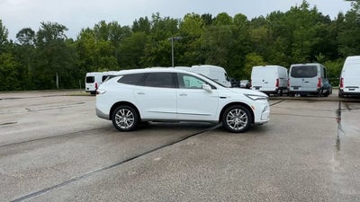 2022 Buick Enclave Essence