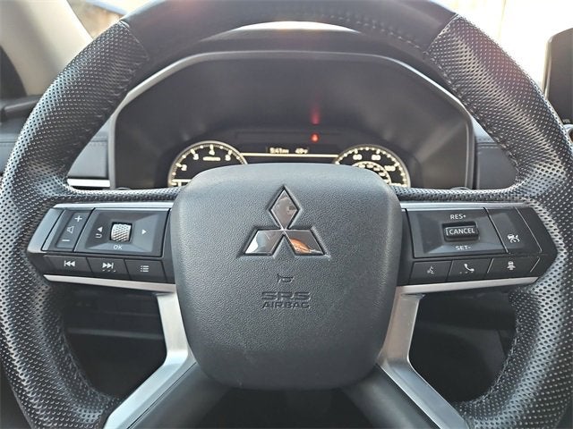 2023 Mitsubishi Outlander SE