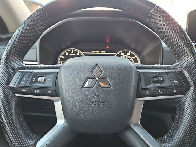 2023 Mitsubishi Outlander SE