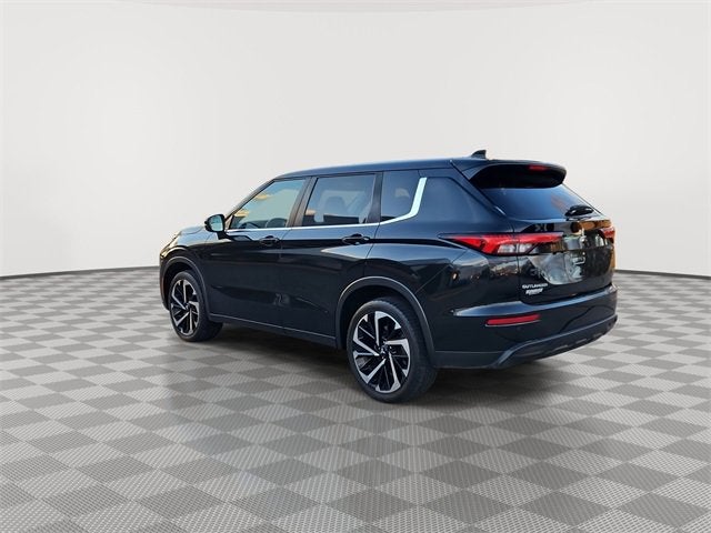 2023 Mitsubishi Outlander SE