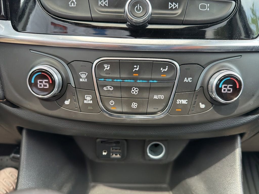 2021 Chevrolet Traverse LT Leather