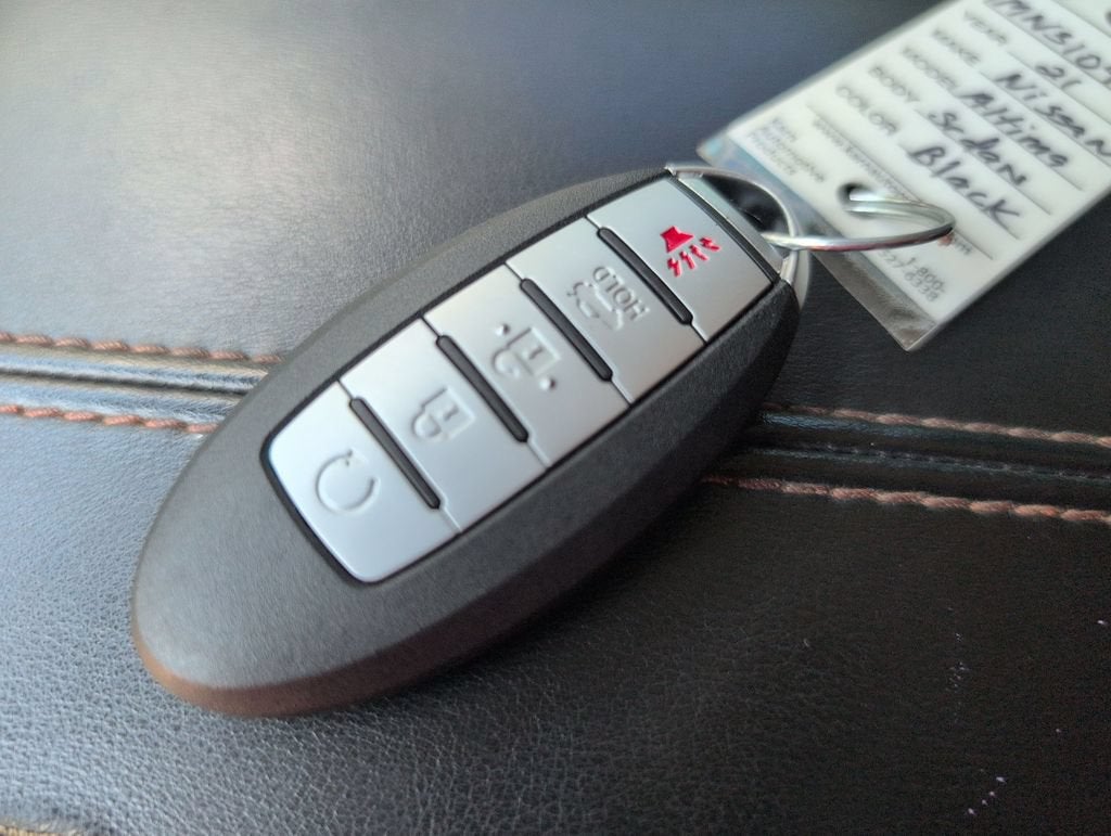 2021 Nissan Altima SR FWD