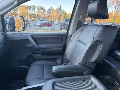 2009 Nissan Titan LE