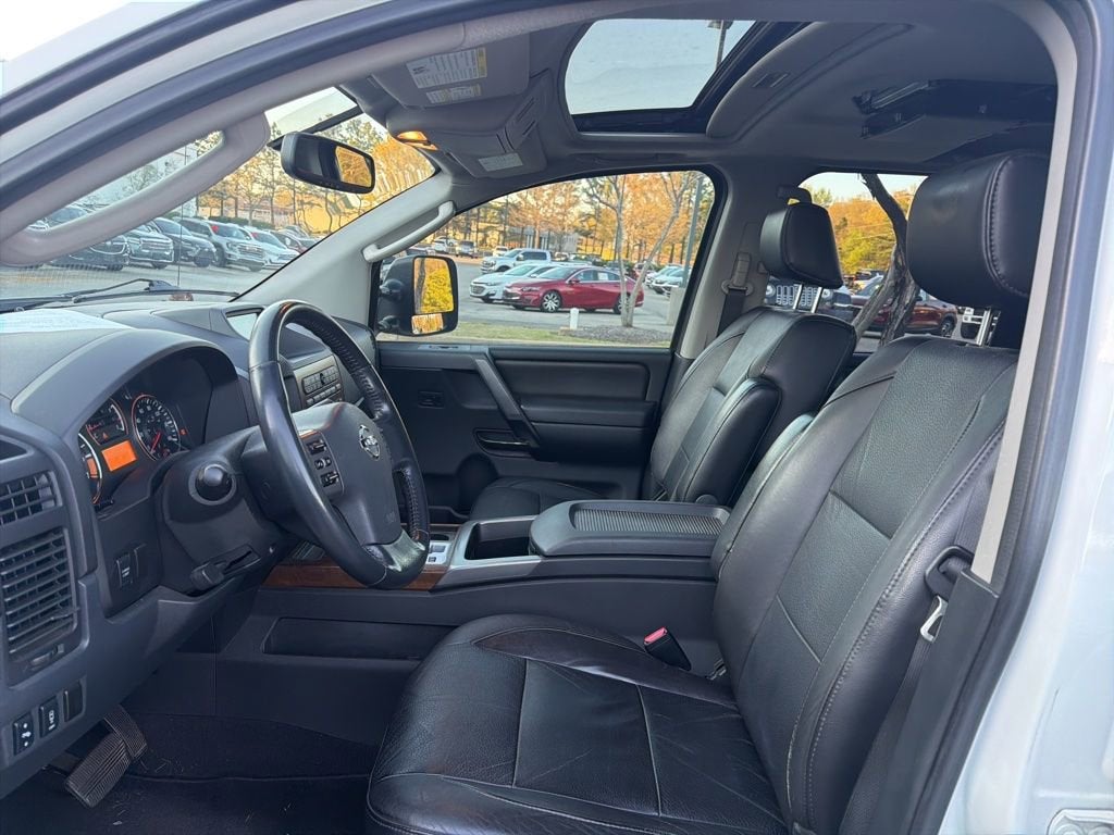 2009 Nissan Titan LE