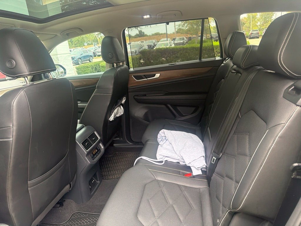 2024 Volkswagen Atlas 2.0T SE w/Technology