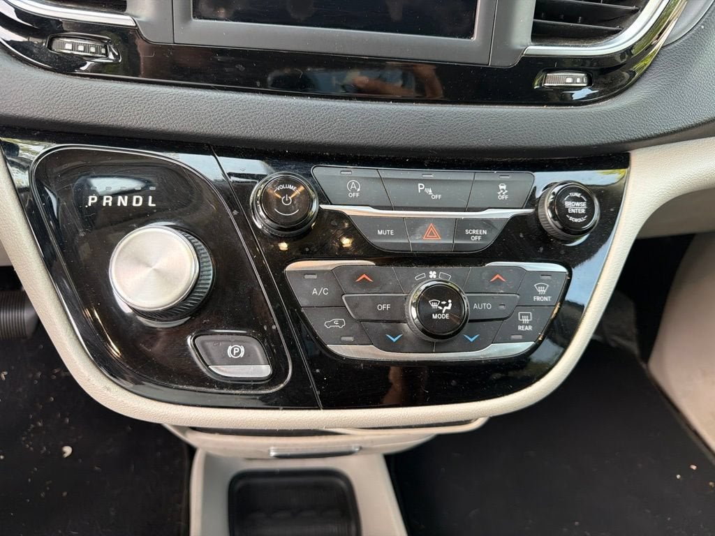 2020 Chrysler Pacifica Touring L