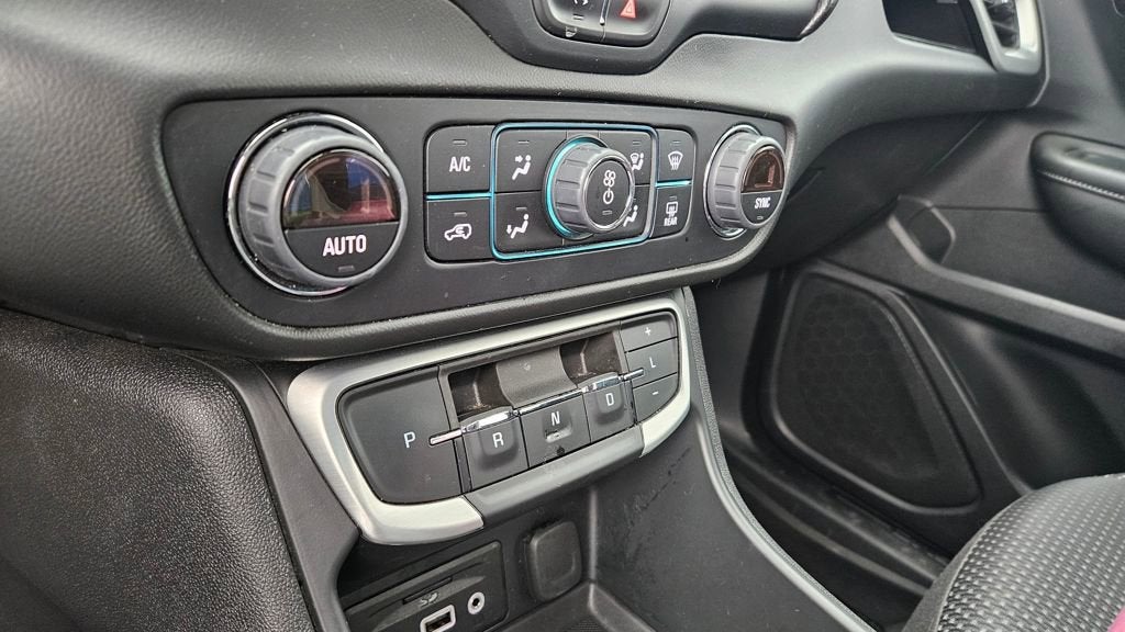 2022 GMC Terrain SLE