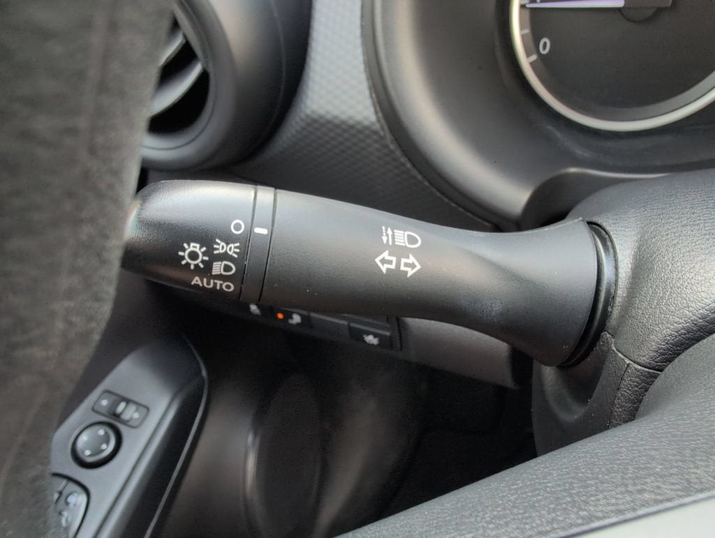 2024 Nissan Kicks S Xtronic CVT