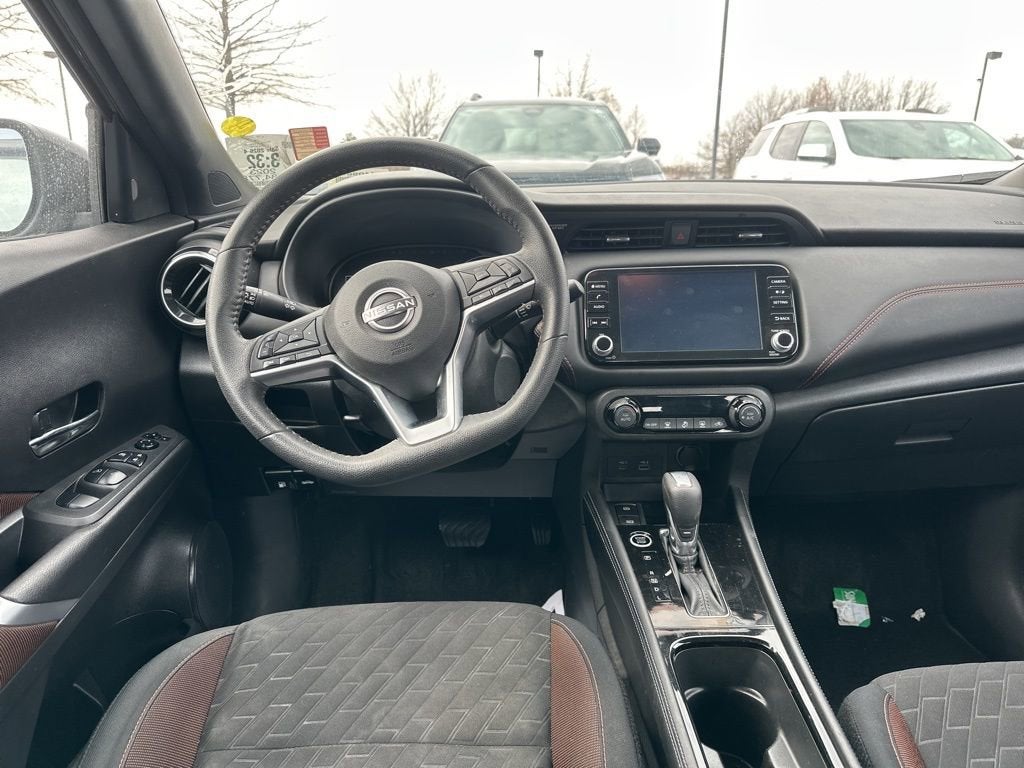 2023 Nissan Kicks SR Xtronic CVT