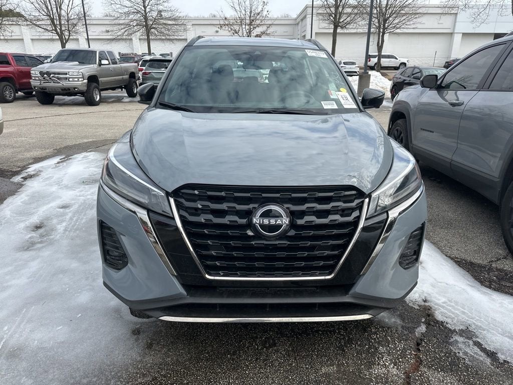 2023 Nissan Kicks SR Xtronic CVT