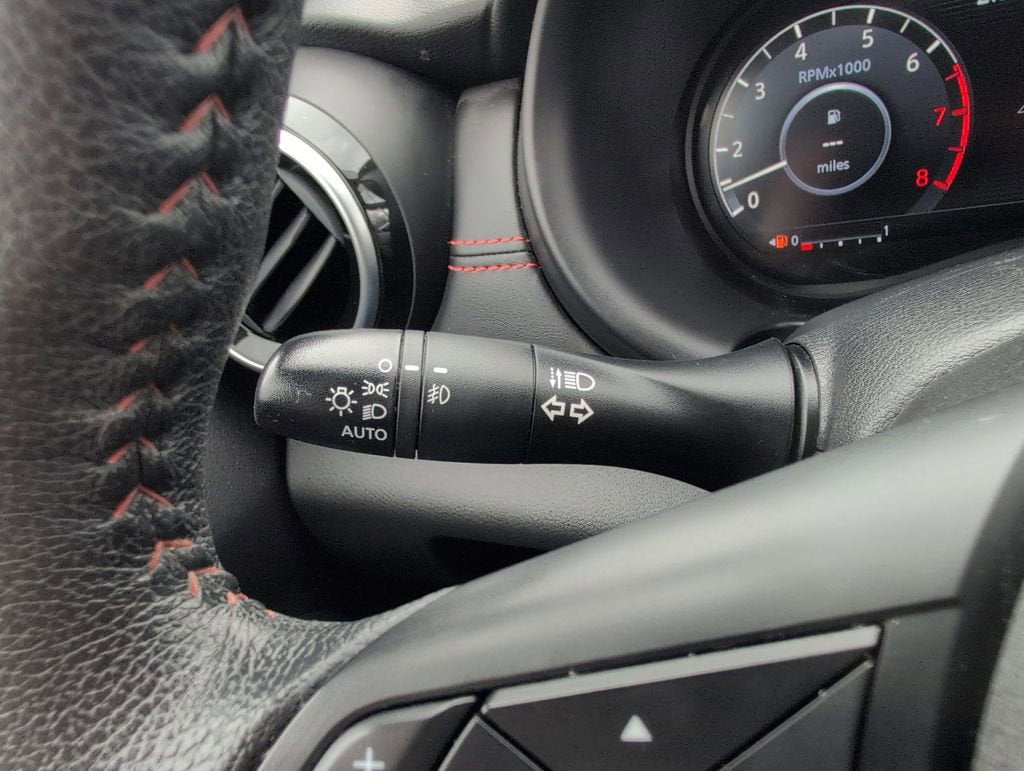 2023 Nissan Kicks SR Xtronic CVT