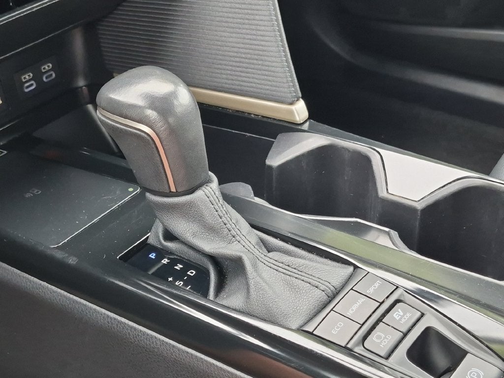 2025 Toyota Camry LE - Photo 31