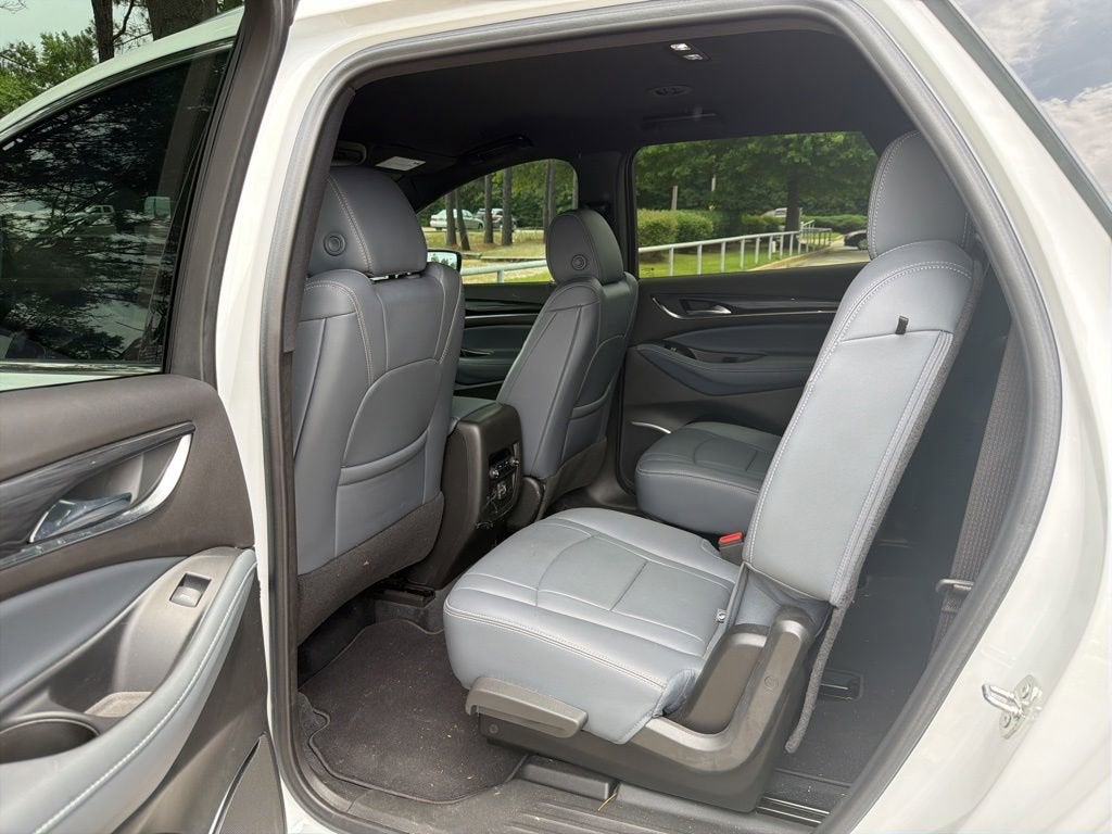 2022 Buick Enclave Essence