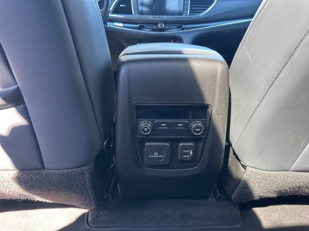 2022 Buick Enclave Essence