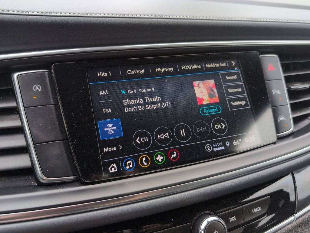 2023 Buick Enclave Essence