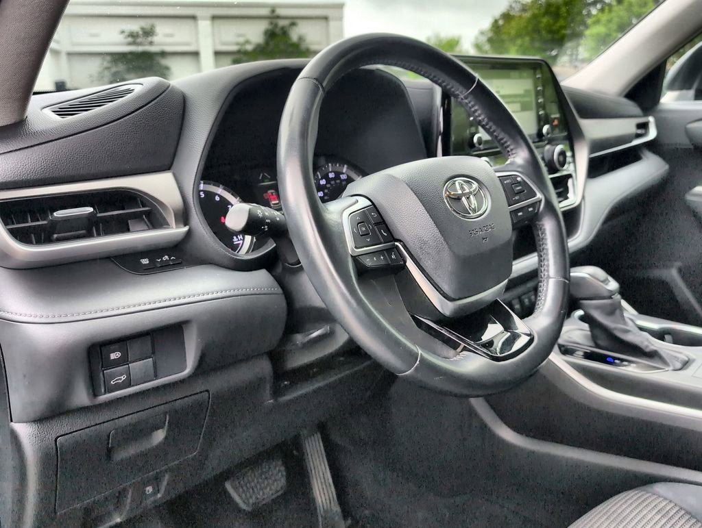 2021 Toyota Highlander LE