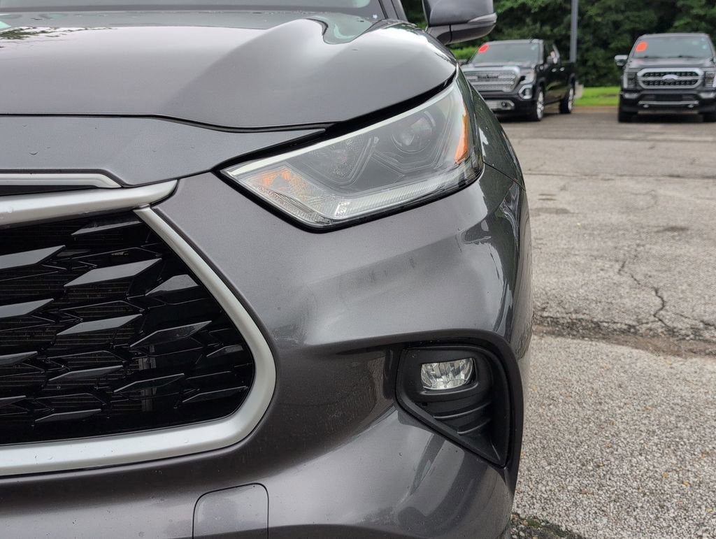 2021 Toyota Highlander LE