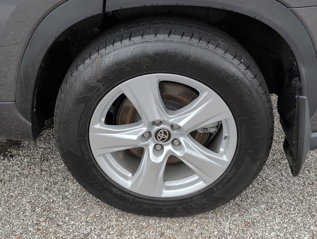 2021 Toyota Highlander LE