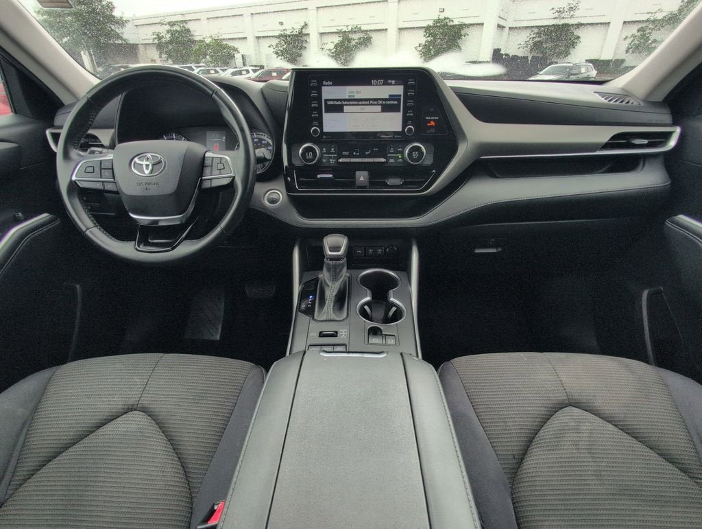 2021 Toyota Highlander LE