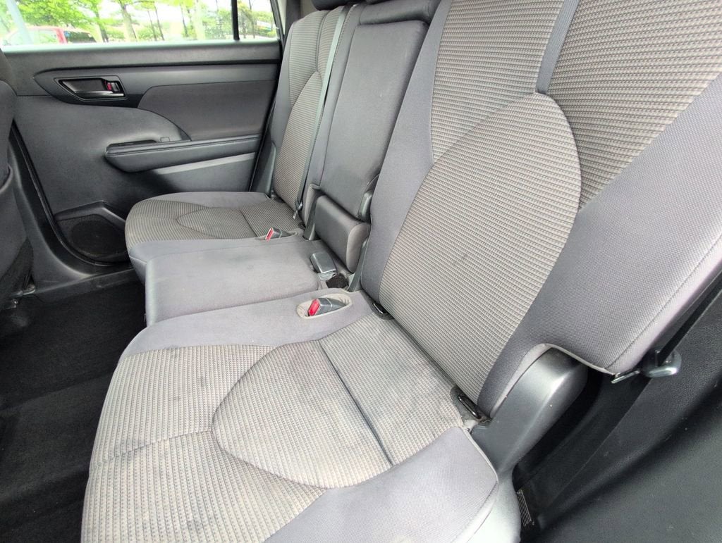 2021 Toyota Highlander LE