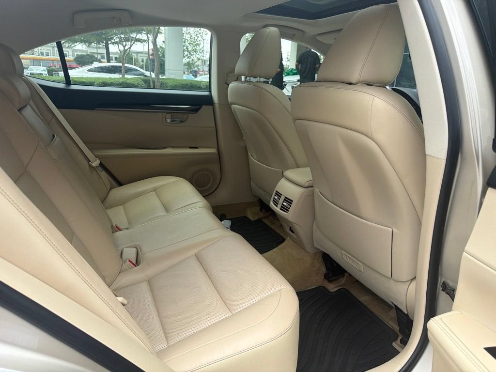 2015 Lexus ES 350 Crafted Line