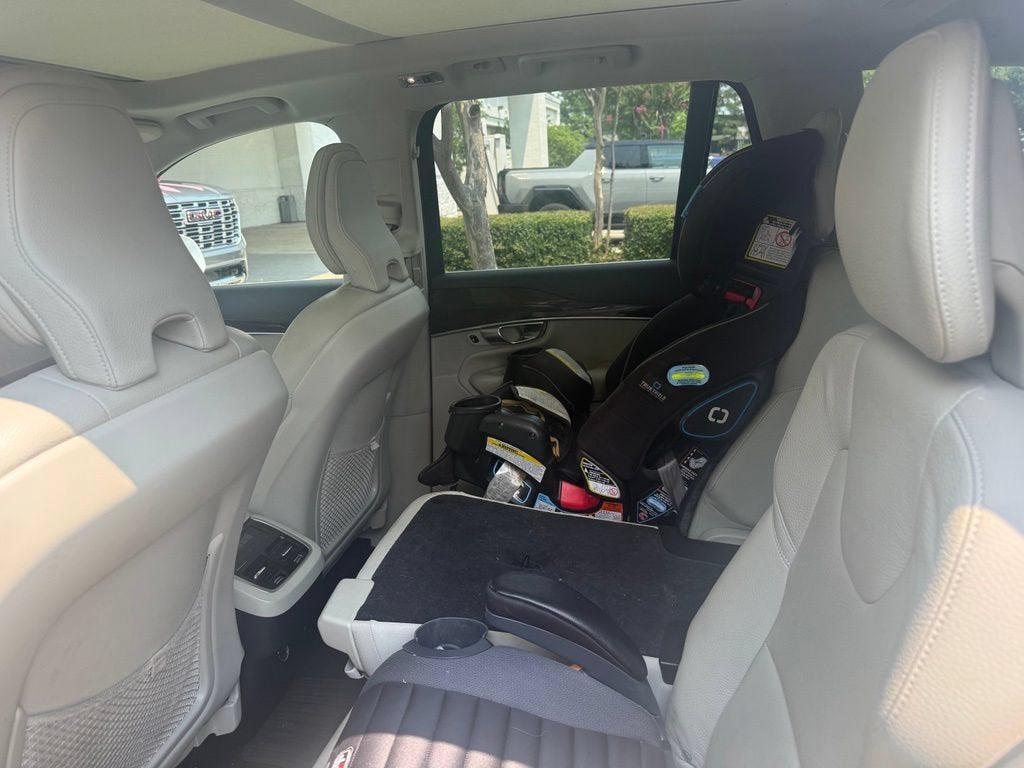 2019 Volvo XC90 T6 Momentum