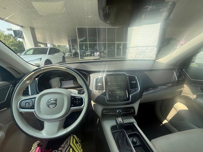2019 Volvo XC90 T6 Momentum